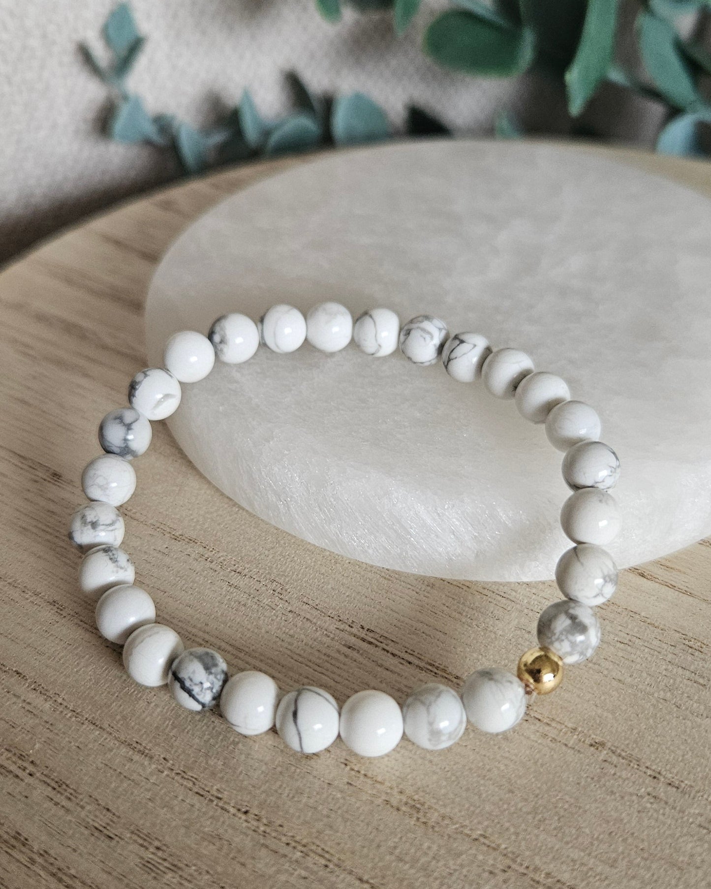 Howlite Bracelet | Calm & Emotional Ease
